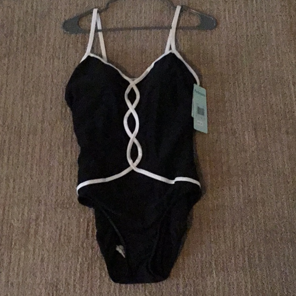Women’s Penbrooke 1 piece swimsuit